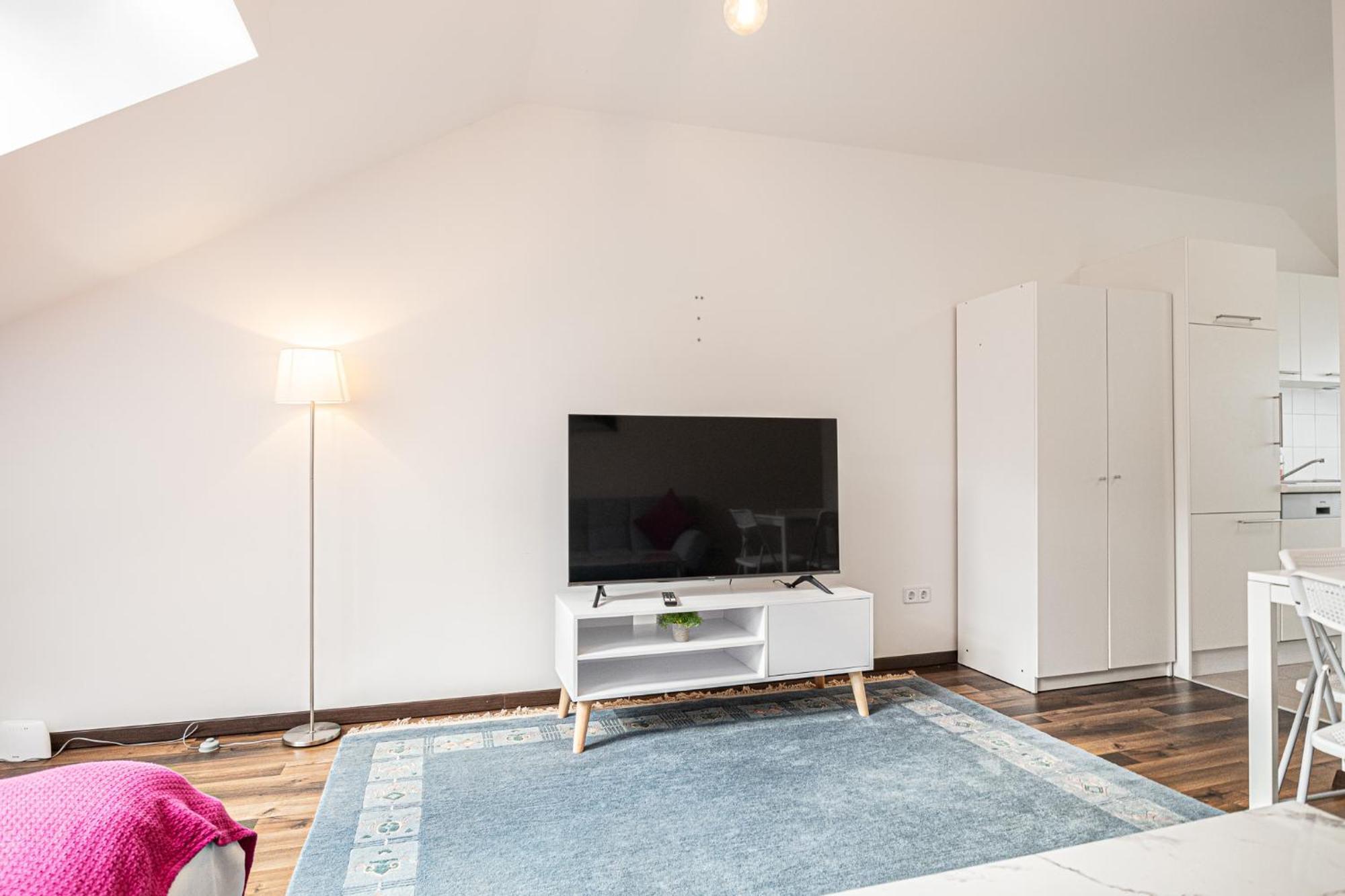 Airy Attic Apt.: Stylish Studio At Penzing Area Wien Ngoại thất bức ảnh