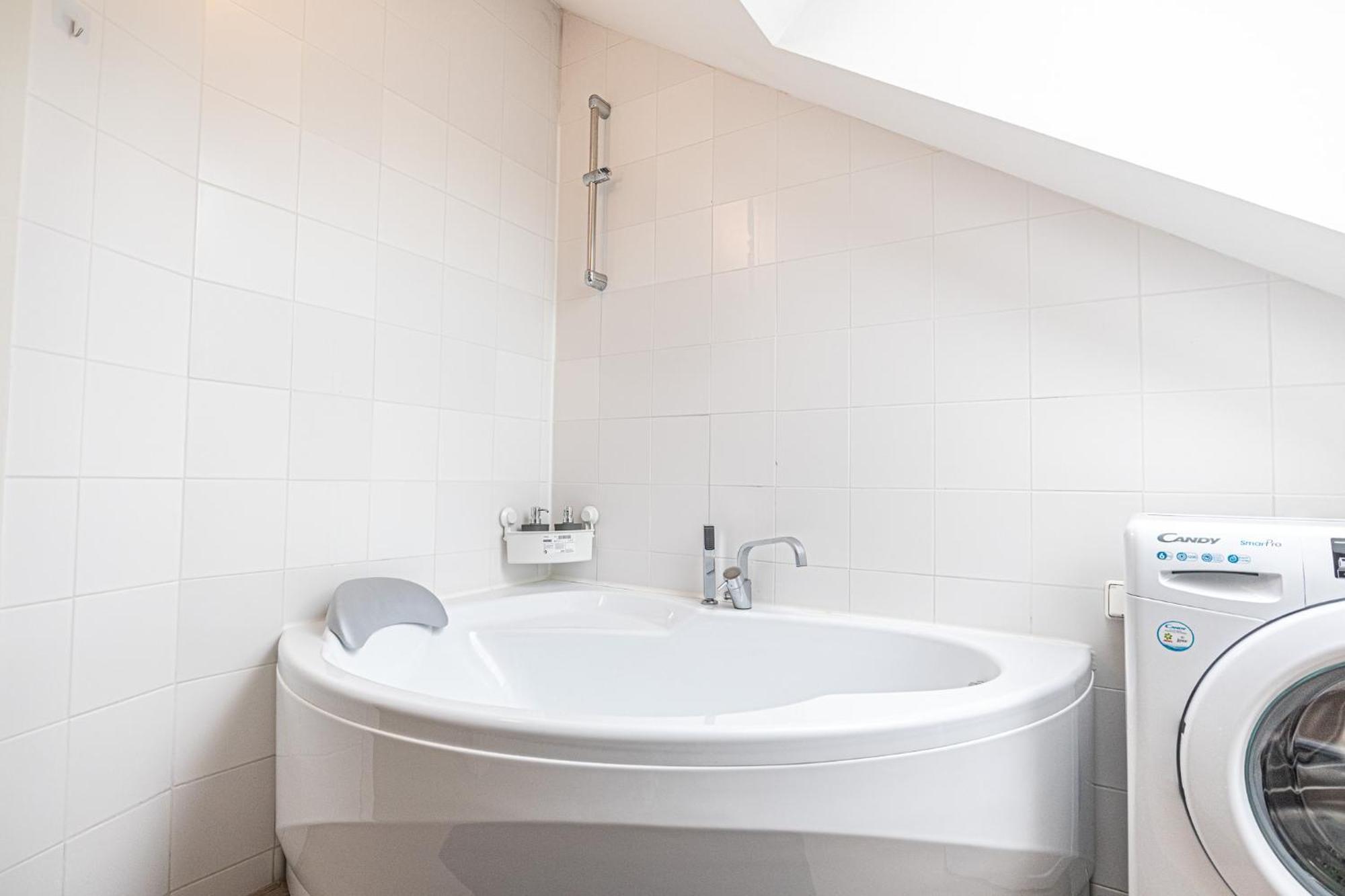 Airy Attic Apt.: Stylish Studio At Penzing Area Wien Ngoại thất bức ảnh